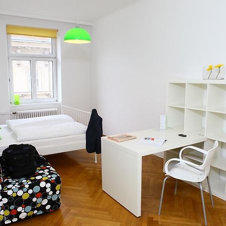 Hostel & Guesthouse Kaiser 23 Viena Cameră foto