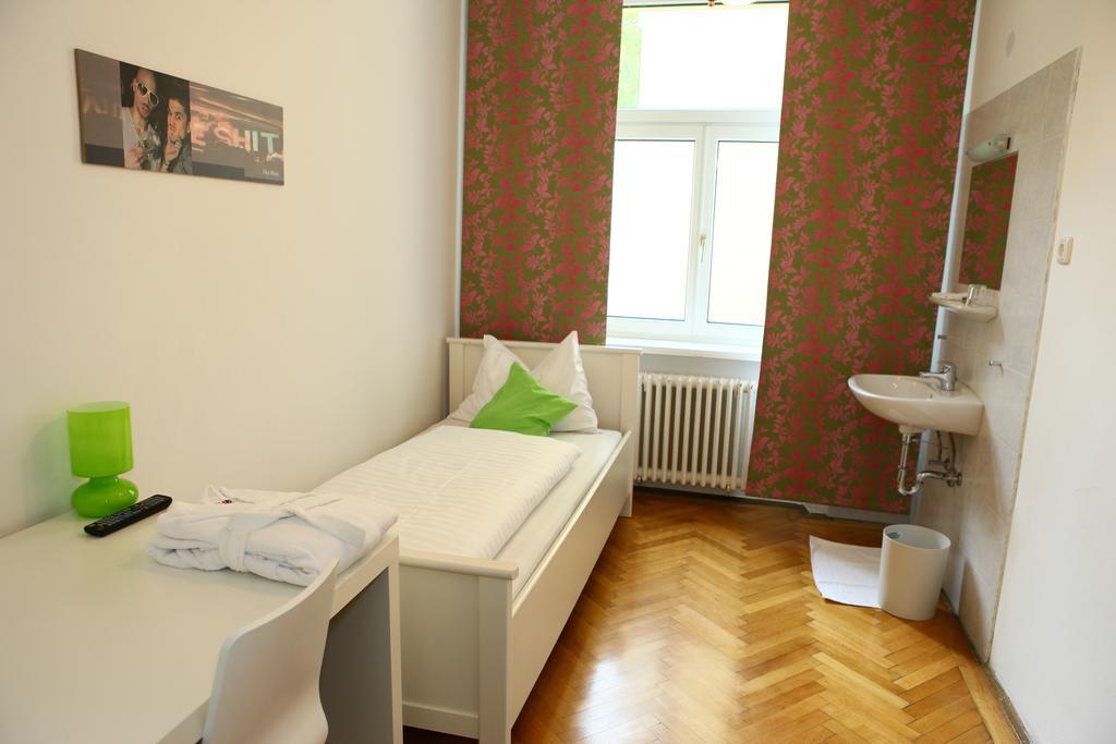 Hostel & Guesthouse Kaiser 23 Viena Cameră foto